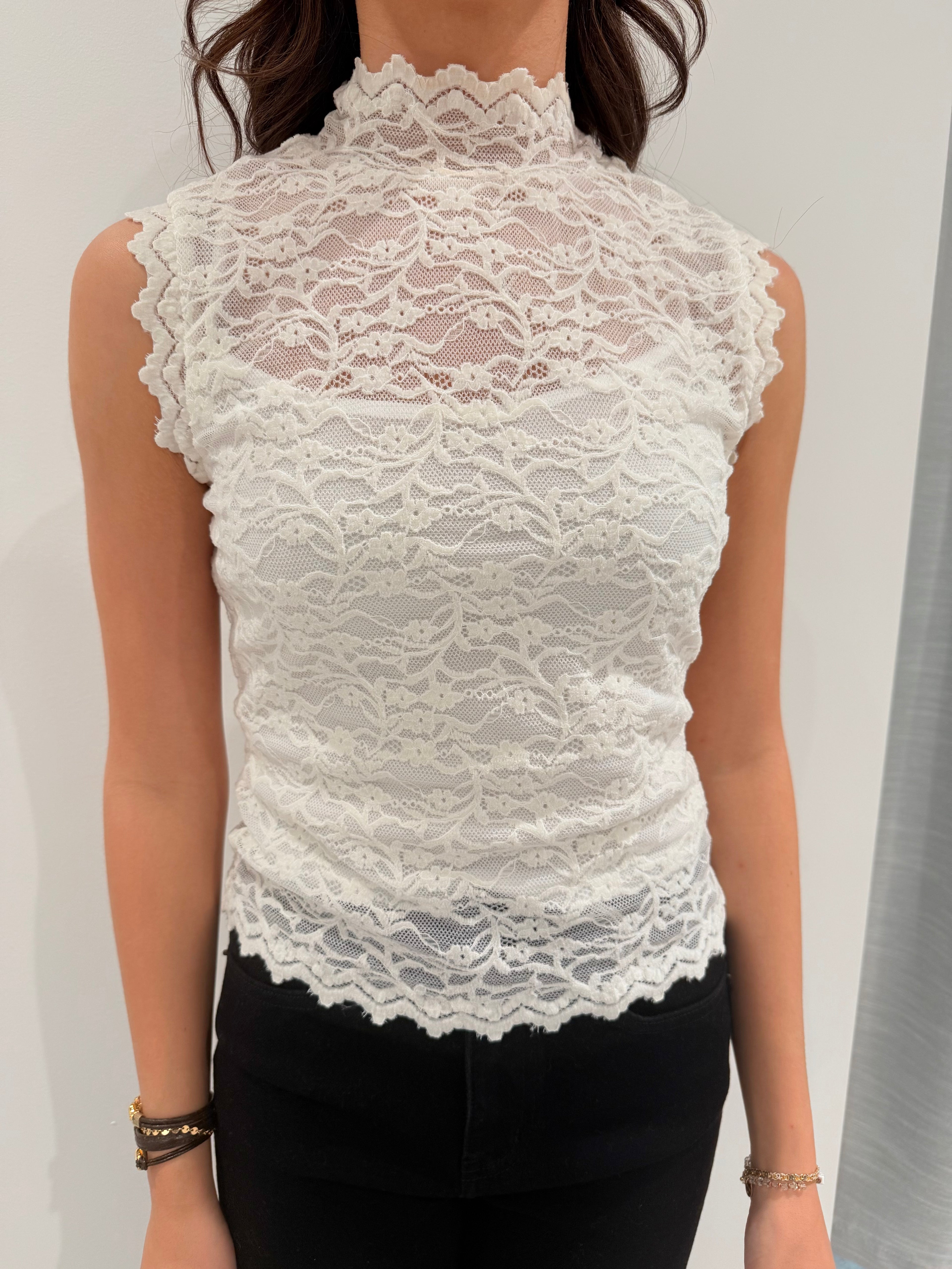 Stella Sleeveless Turtleneck