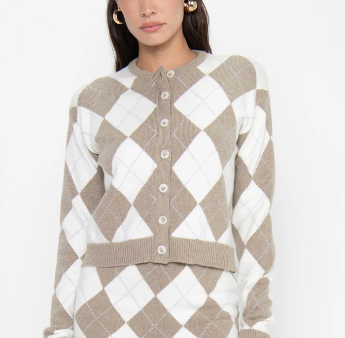 Cher Cardi